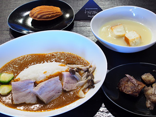 和豚もちぶた野菜カレーBOX
