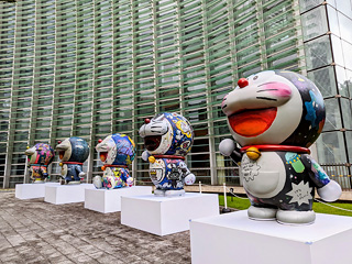 国立新美術館